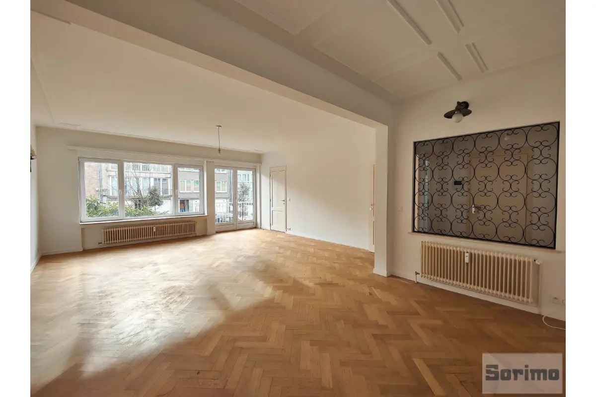 Appartement te  huur in Sint-Lambrechts-Woluwe 1200 1800.00€ 3 slaapkamers 117.00m² - Zoekertje 680559