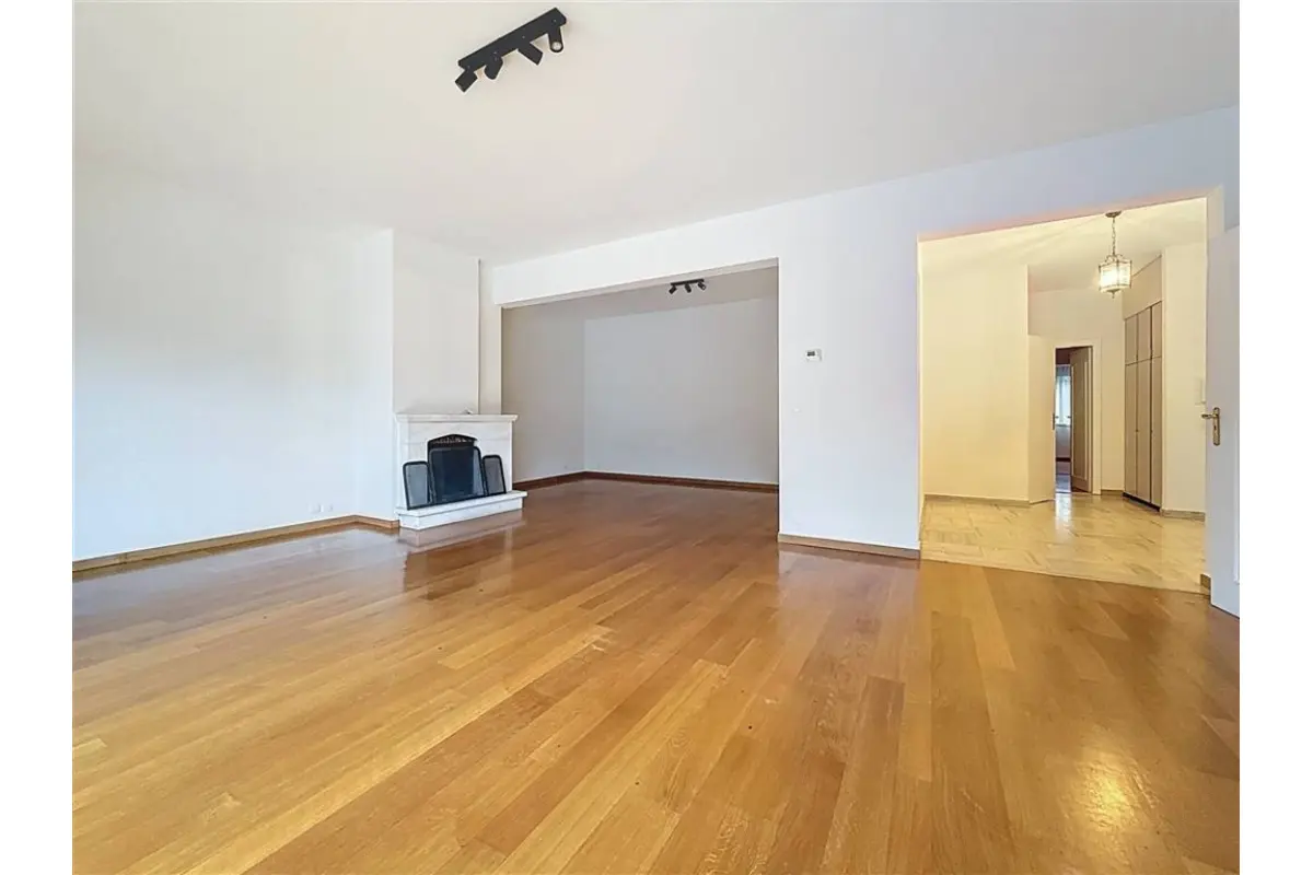 Appartement te  huur in Elsene 1050 2300.00€ 3 slaapkamers 171.00m² - Zoekertje 680362