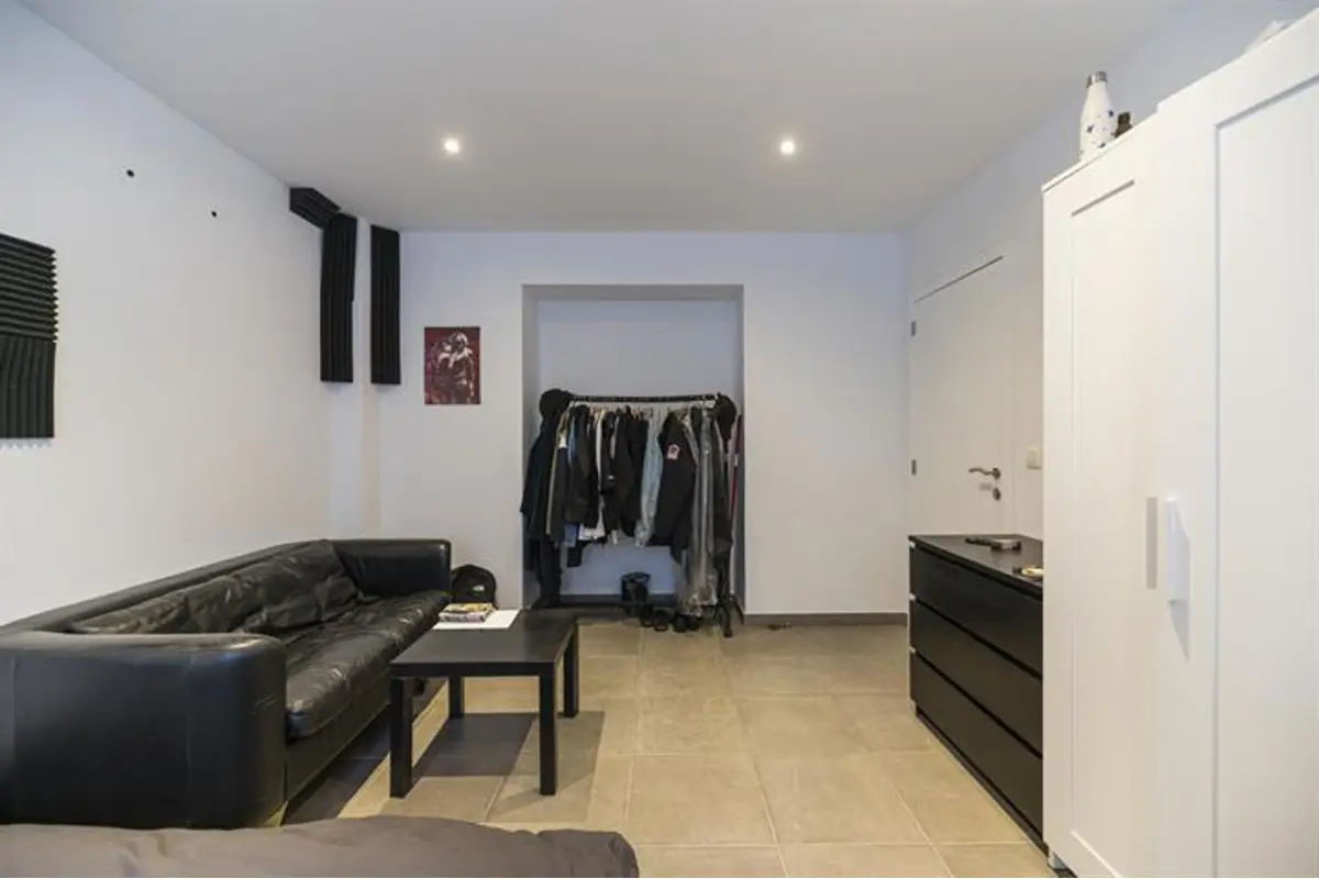 Appartement à louer à Saint-Gilles 1060 0.00€ 1 chambres 14.00m² - annonce 680644