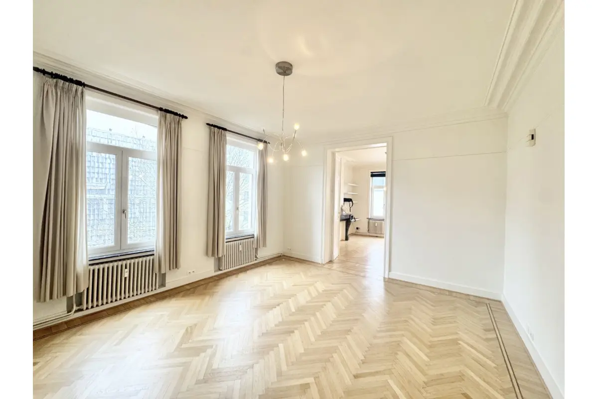 Appartement te  huur in Elsene 1050 1600.00€ 2 slaapkamers 116.00m² - Zoekertje 680353
