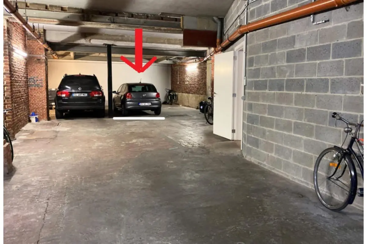 Parking & garage te  koop in Brussel 1000 35000.00€  slaapkamers m² - Zoekertje 680650