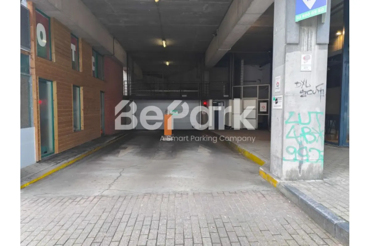 Parking / garage à louer à Saint-Gilles 1060 150.00€  chambres m² - annonce 681946