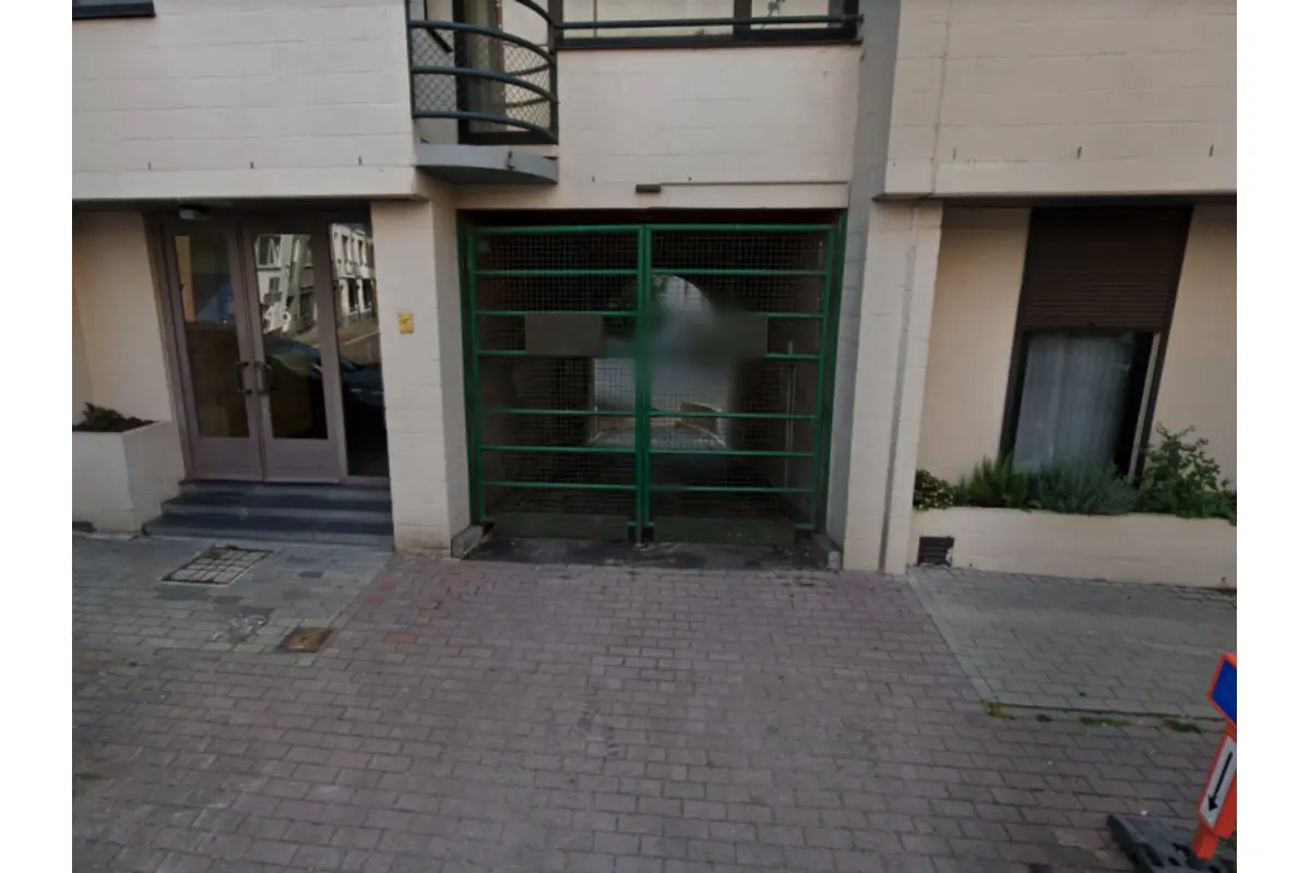 Parking / garage à louer à Auderghem 1160 121.00€  chambres m² - annonce 681832