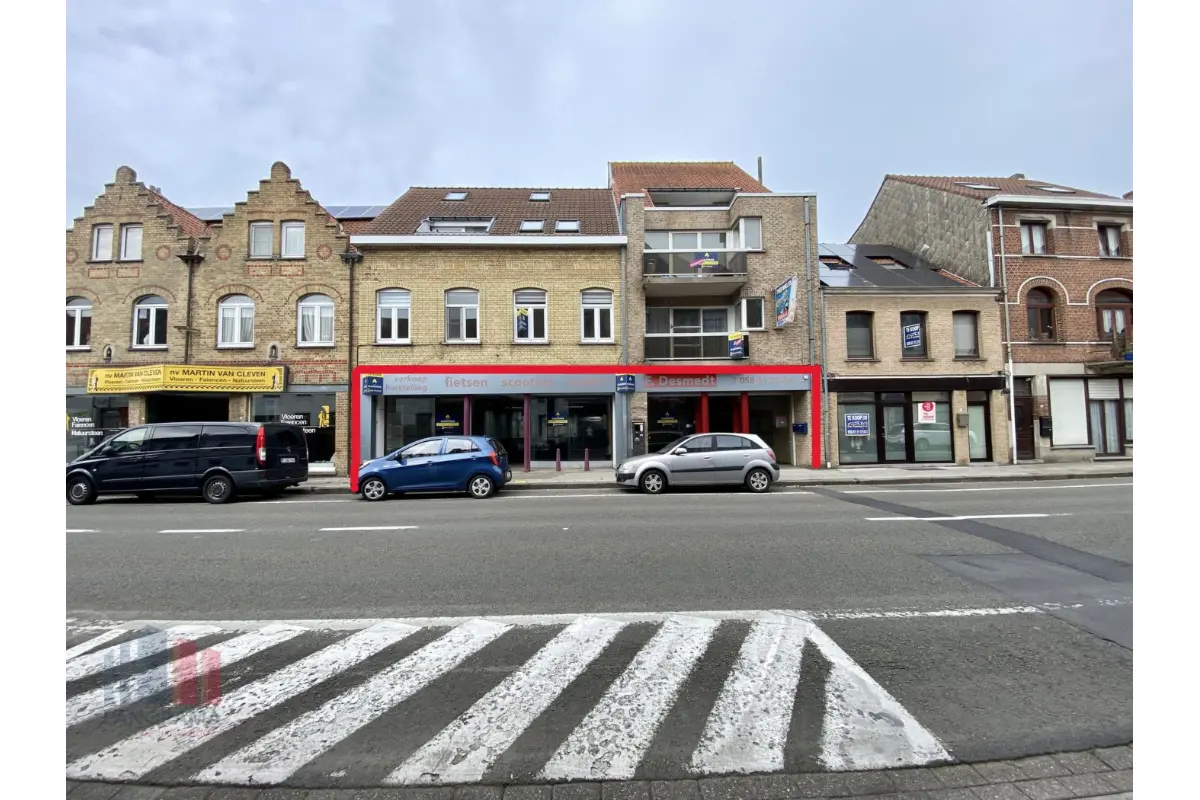 Commerce à vendre à La Panne 8660 99500.00€  chambres 162.00m² - annonce 681187