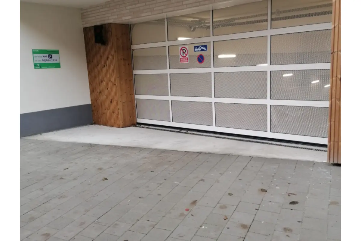 Parking & garage te  huur in Laken 1020 129.00€  slaapkamers m² - Zoekertje 681848