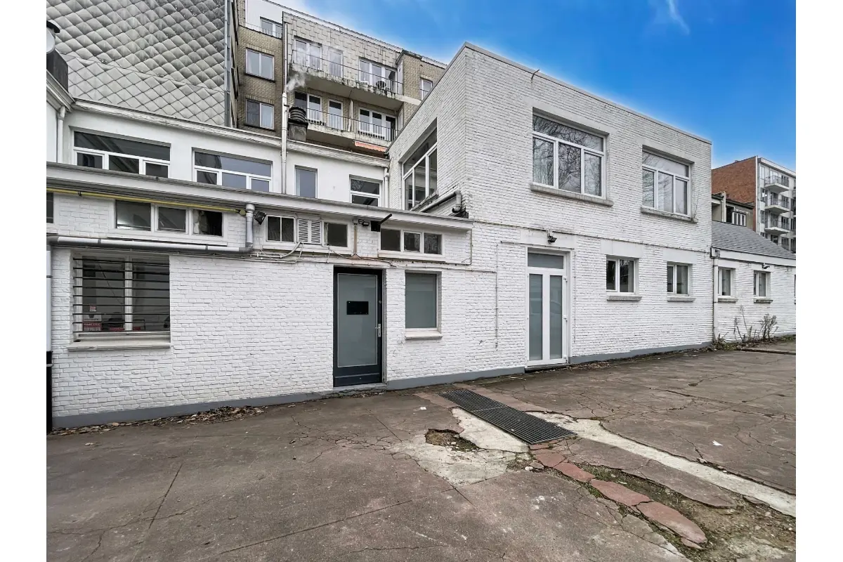 Commerce à louer à Forest 1190 2500.00€  chambres 250.00m² - annonce 681785