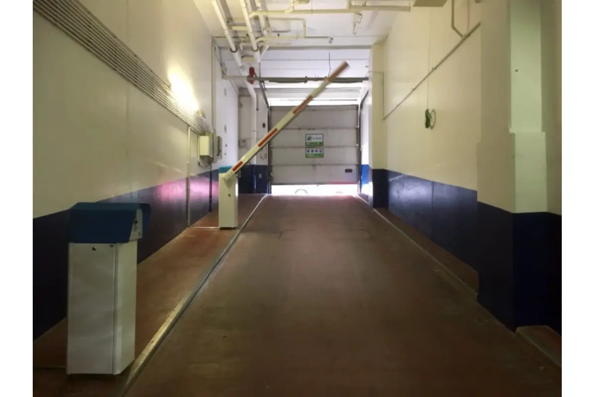 Parking / garage à louer à Saint-Gilles 1060 168.00€  chambres m² - annonce 681596