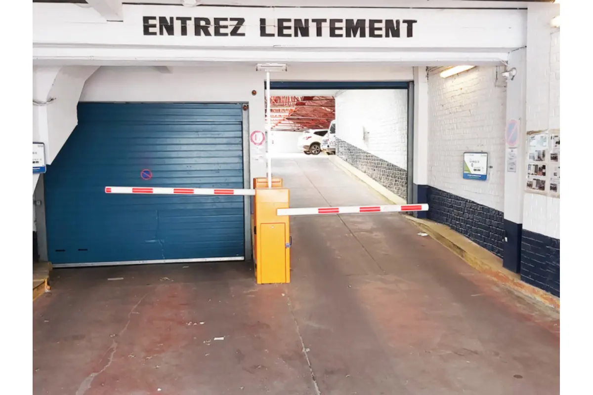 Parking te  huur in Sint-Lambrechts-Woluwe 1200 150.00€  slaapkamers m² - Zoekertje 681593