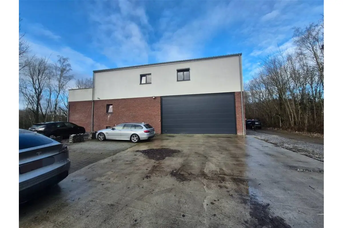 Loft à vendre à Fontaine-l'Evêque 6140 585000.00€ 5 chambres 275.00m² - annonce 682093