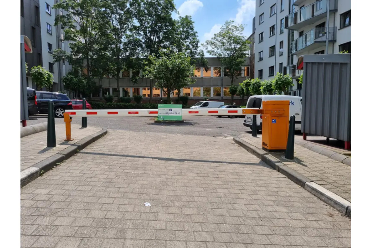 Parking / garage à louer à Bruxelles 1000 123.00€  chambres m² - annonce 681810