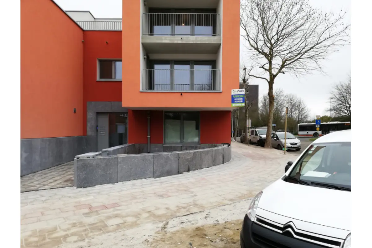 Parking / garage à louer à Anderlecht 1070 99.00€  chambres m² - annonce 681691