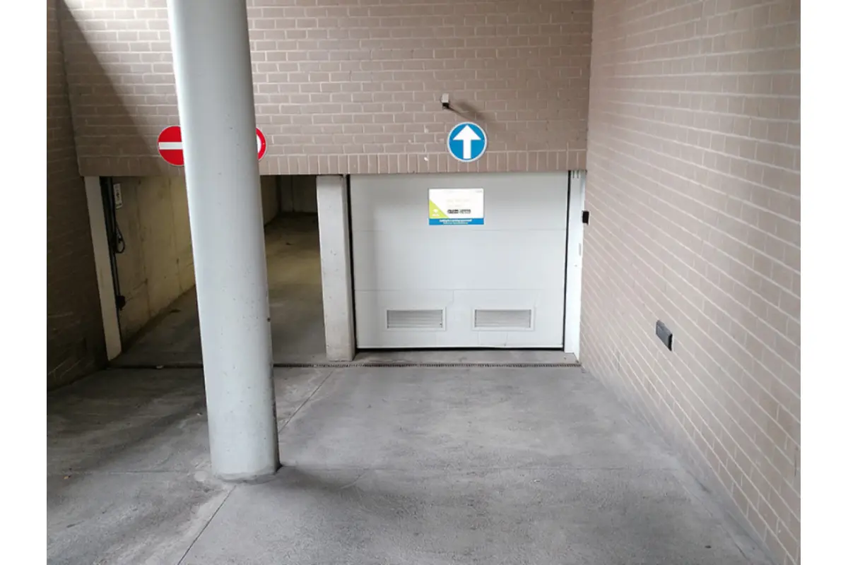 Parking & garage te  huur in Evere 1140 79.00€  slaapkamers m² - Zoekertje 681784