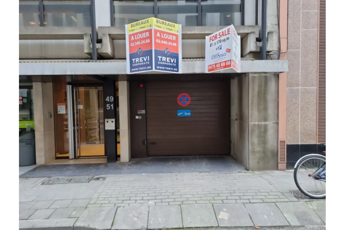 Parking / garage à louer à Bruxelles 1000 151.00€  chambres m² - annonce 681852