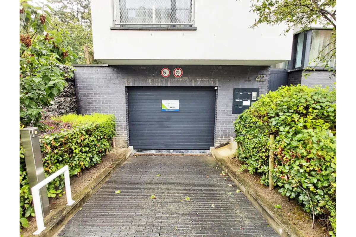 Parking / garage à louer à Auderghem 1160 121.00€  chambres m² - annonce 681735