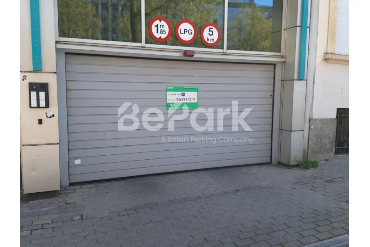 Parking / garage à louer à Bruxelles 1000 119.00€  chambres m² - annonce 681912