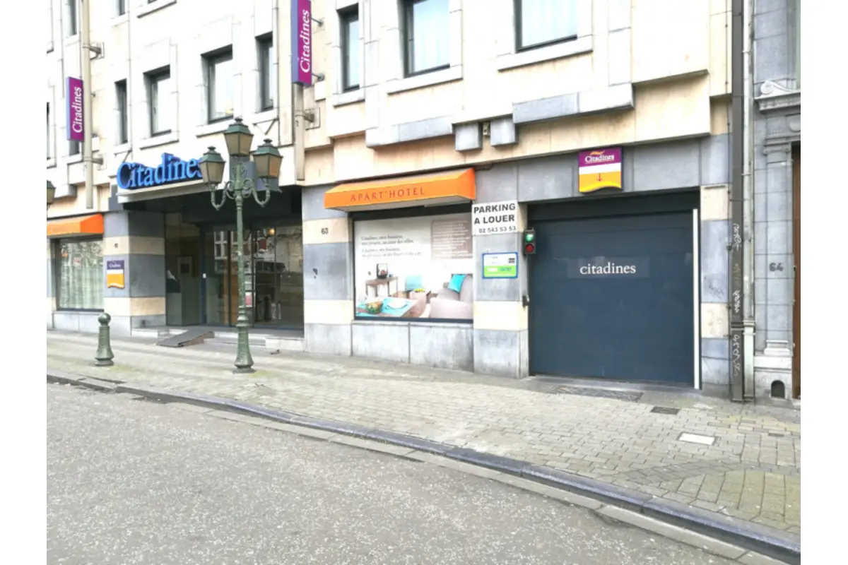 Parking / garage à louer à Saint-Gilles 1060 135.00€  chambres m² - annonce 681652