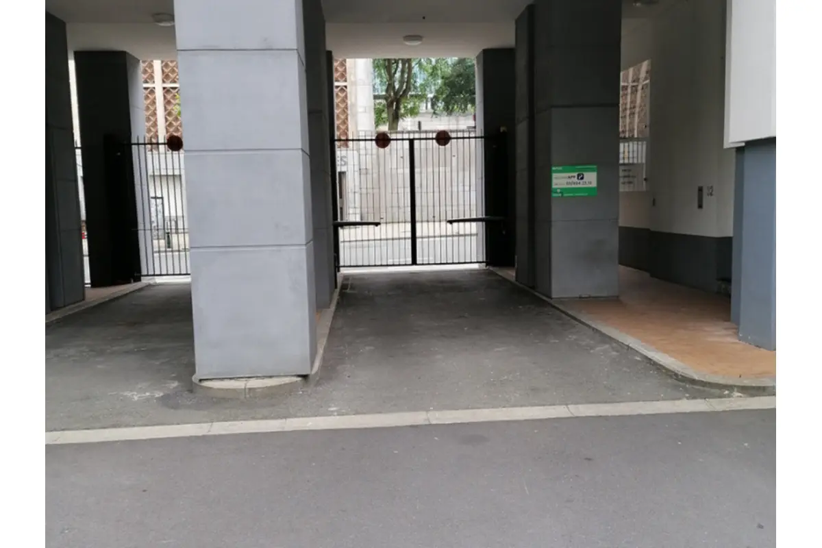 Parking / garage à louer à Bruxelles 1000 109.00€  chambres m² - annonce 681809