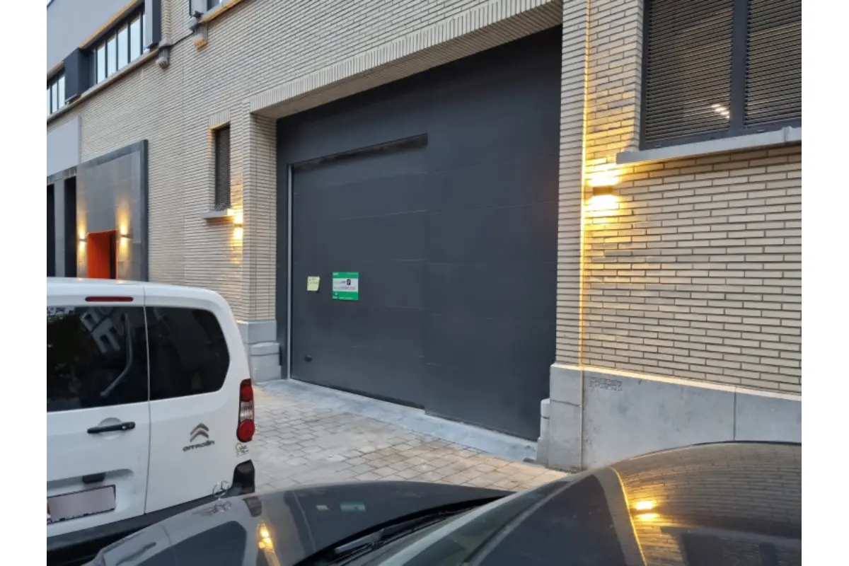 Parking / garage à louer à Anderlecht 1070 139.00€  chambres m² - annonce 681857