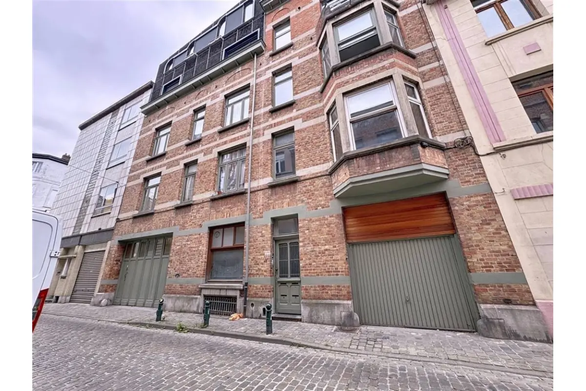 Handelszaak te  koop in Brussel 1000 230000.00€  slaapkamers 120.00m² - Zoekertje 681988