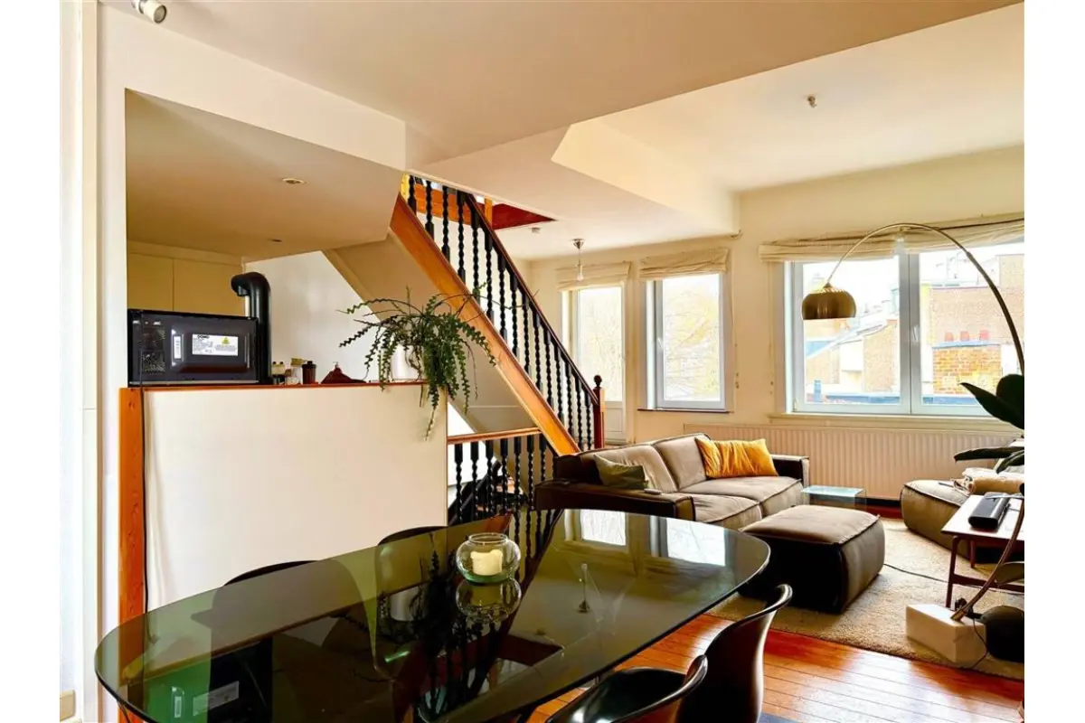 Triplex te  koop in Etterbeek 1040 285000.00€ 1 slaapkamers 71.00m² - Zoekertje 682223