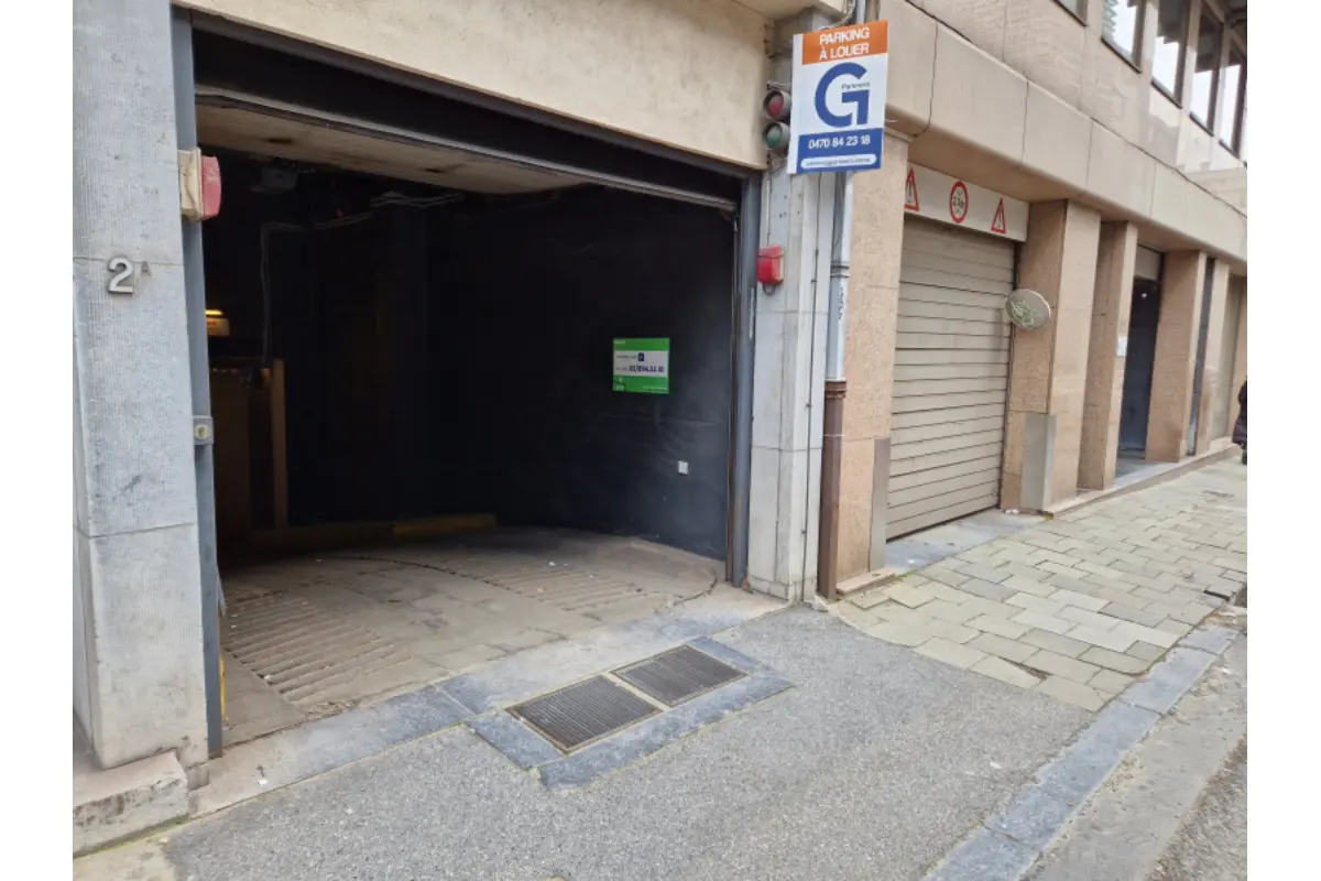 Parking à louer à Etterbeek 1040 141.00€  chambres m² - annonce 681873