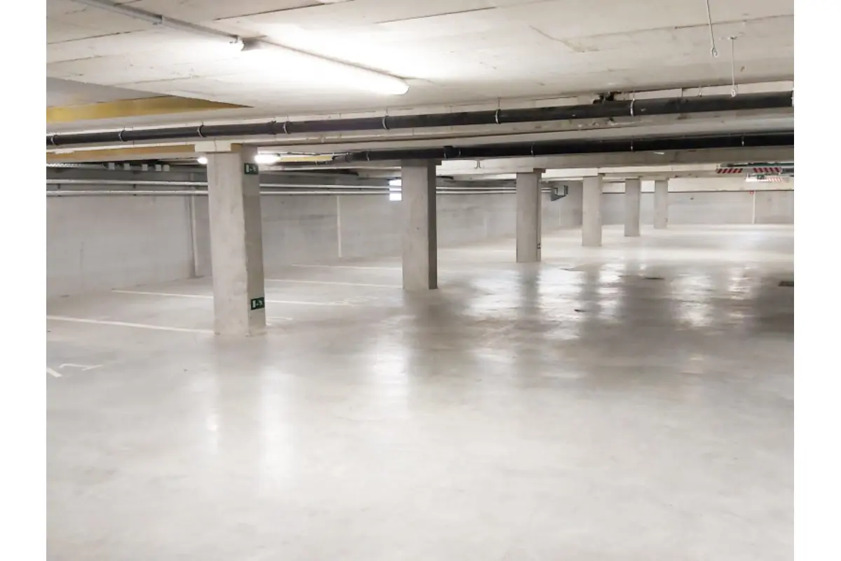 Parking te  huur in Haren 1130 75.00€  slaapkamers m² - Zoekertje 681728