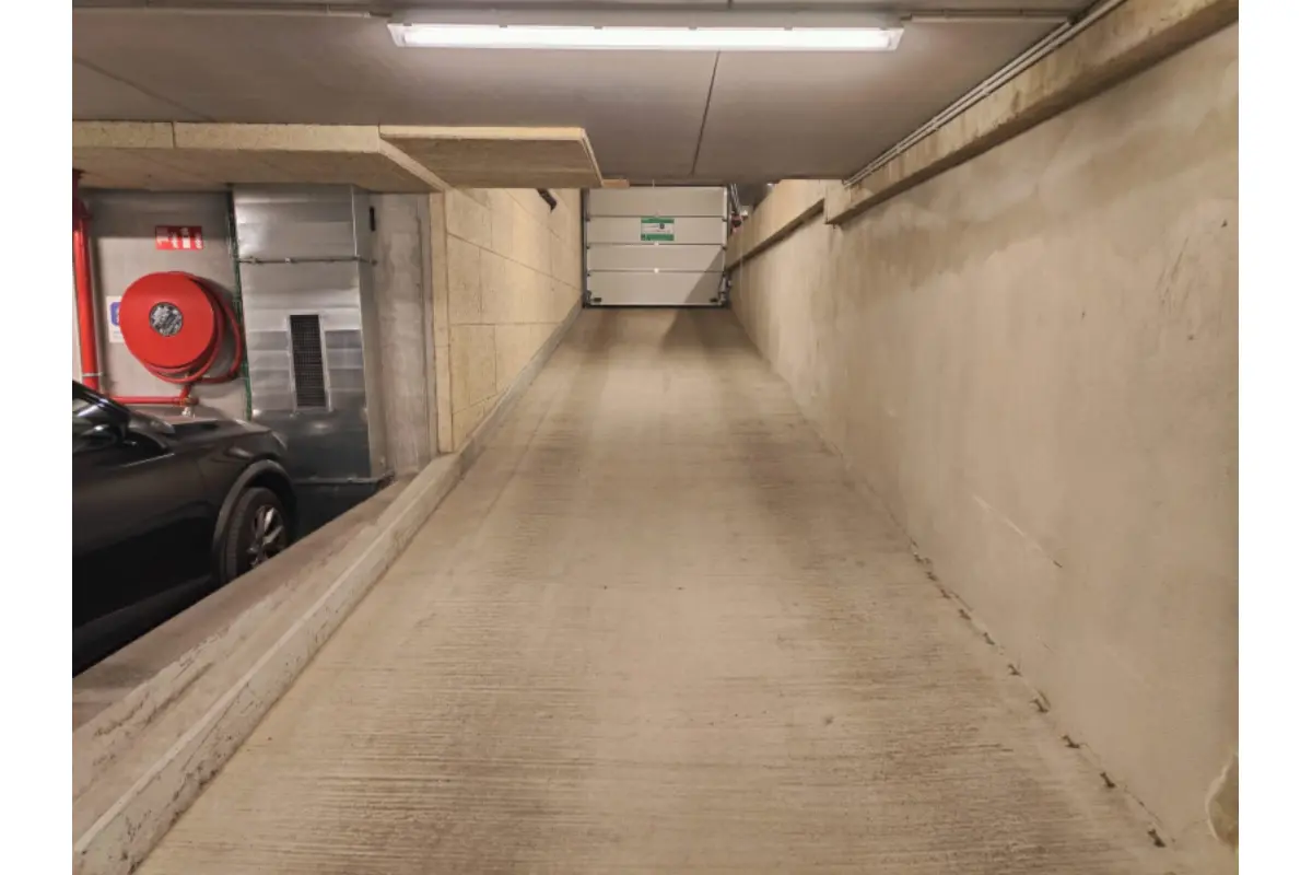 Parking / garage à louer à Bruxelles 1000 109.00€  chambres m² - annonce 681894