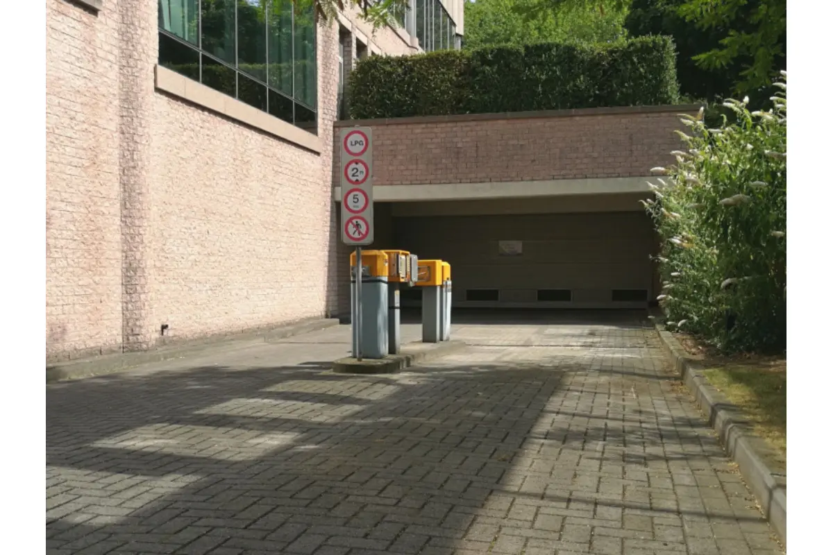 Parking / garage à louer à Ixelles 1050 152.00€  chambres m² - annonce 681672