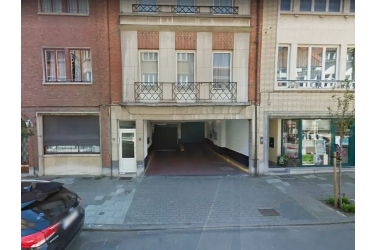 Parking te  huur in Sint-Lambrechts-Woluwe 1200 150.00€  slaapkamers m² - Zoekertje 681592