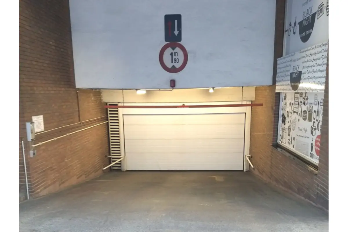 Parking / garage à louer à Saint-Gilles 1060 140.00€  chambres m² - annonce 681680