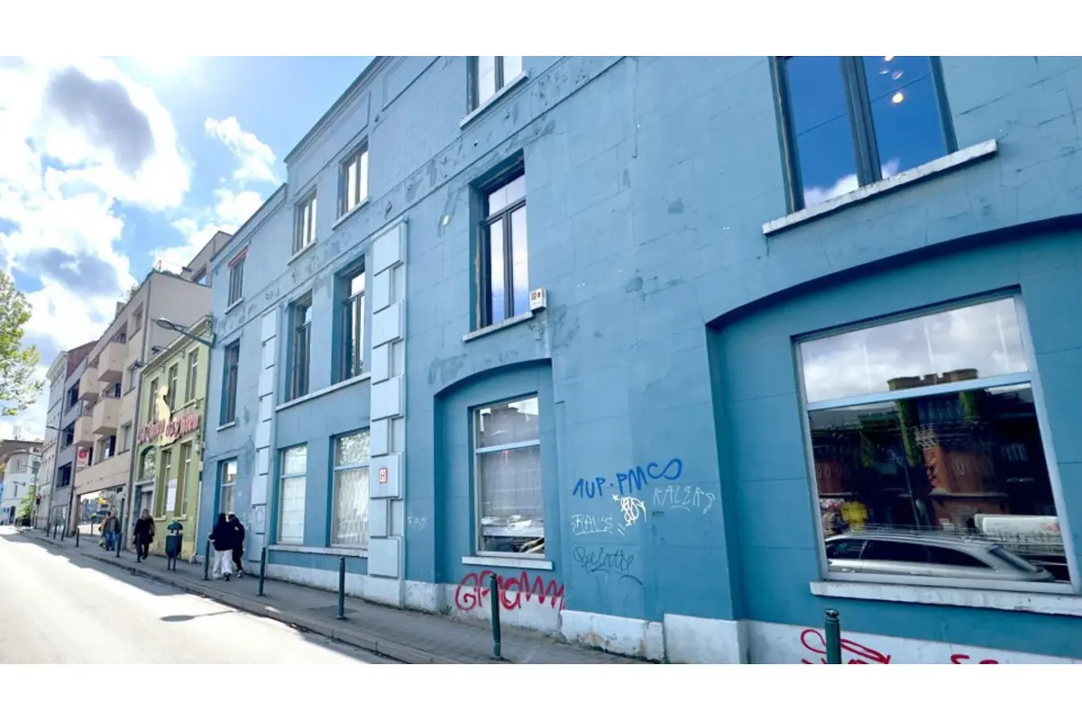 Handelszaak te  koop in Sint-Jans-Molenbeek 1080 2200000.00€  slaapkamers 2400.00m² - Zoekertje 682196