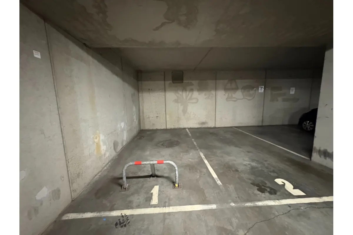 Parking & garage te  koop in Evere 1140 17900.00€  slaapkamers m² - Zoekertje 681423