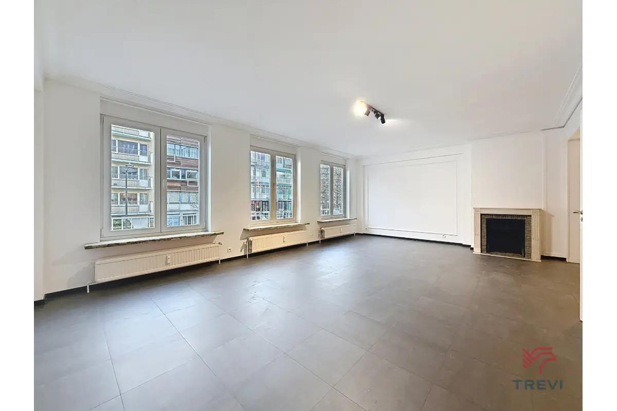 Duplex te  huur in Oudergem 1160 2400.00€ 4 slaapkamers 214.00m² - Zoekertje 682048