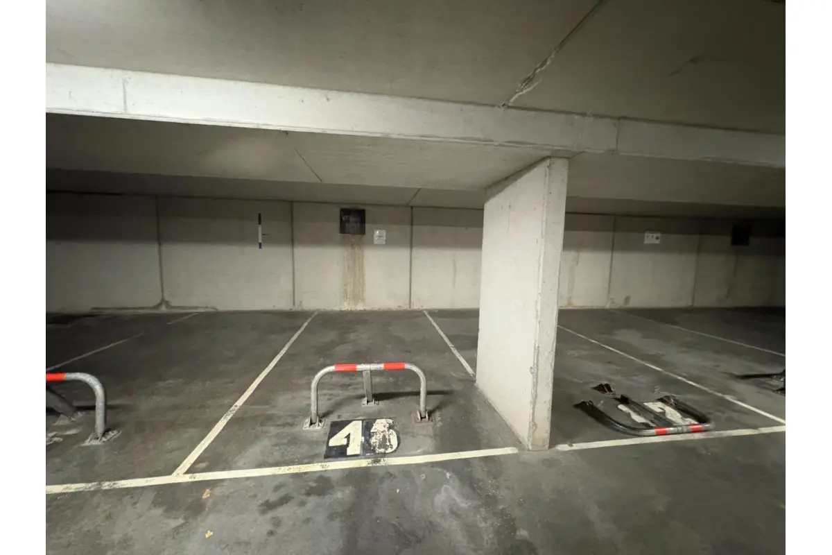 Parking & garage te  koop in Evere 1140 17900.00€  slaapkamers m² - Zoekertje 681422