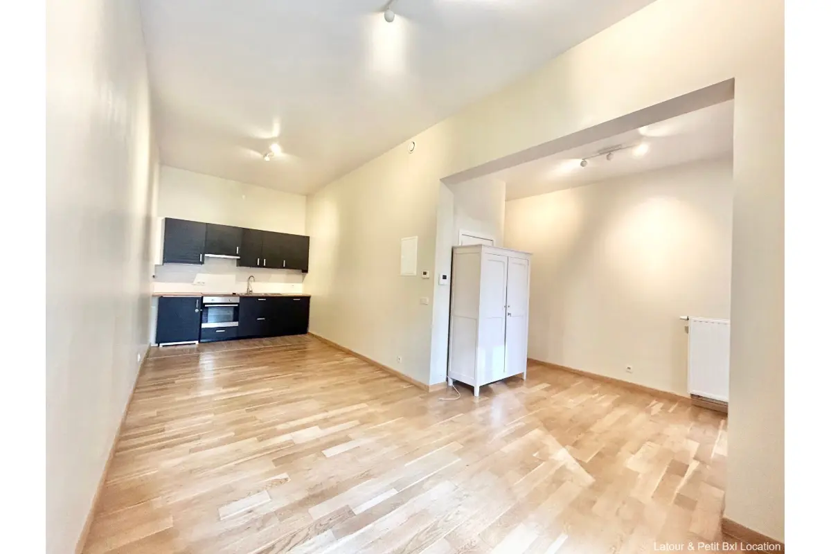 Appartement te  huur in Schaarbeek 1030 800.00€ 0 slaapkamers 60.00m² - Zoekertje 683840