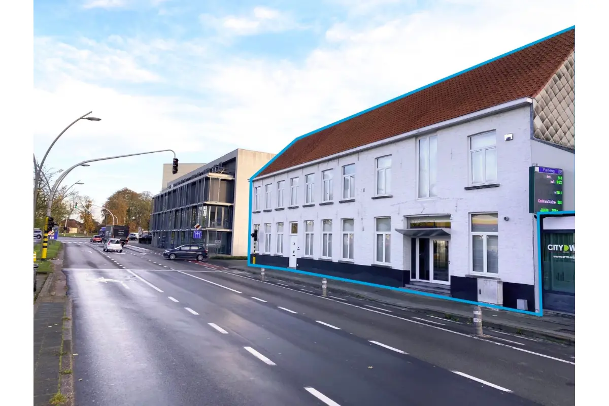 Handelszaak te  huur in Brugge 8000 8500.00€  slaapkamers 944.00m² - Zoekertje 683559