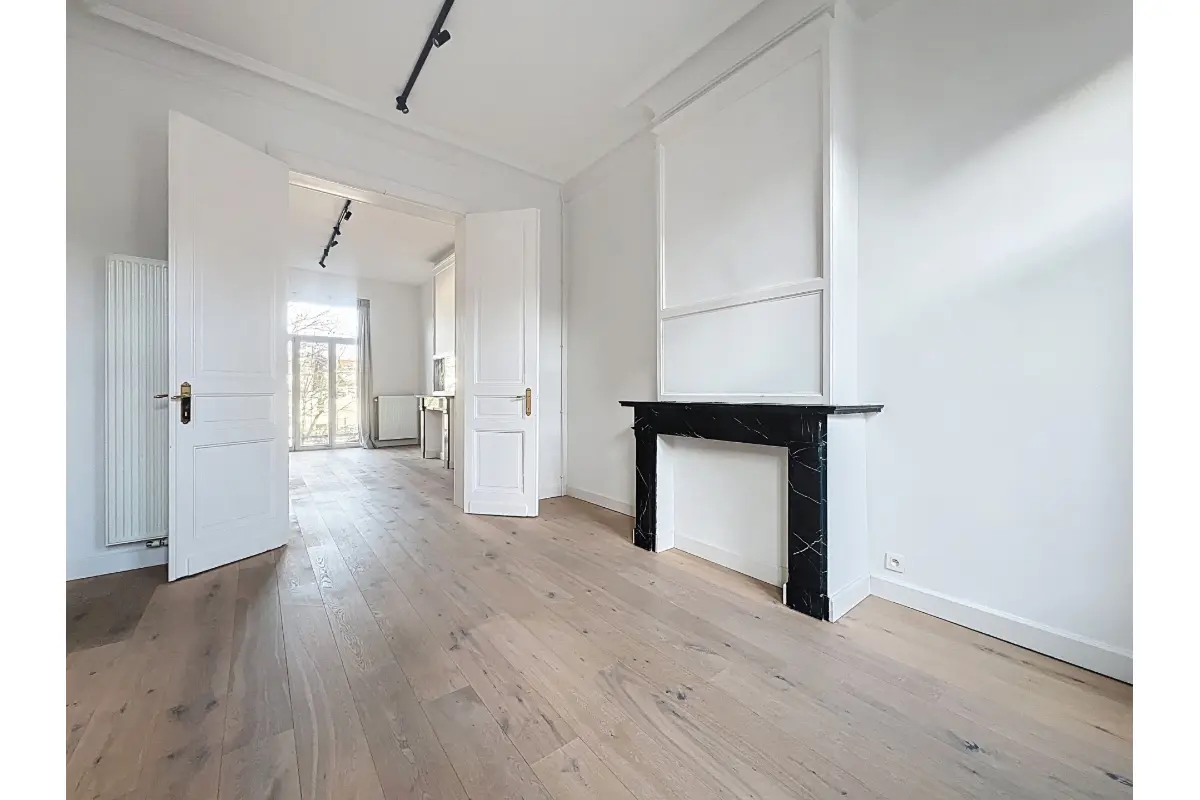 Appartement te  huur in Sint-Gillis 1060 1990.00€ 2 slaapkamers 122.00m² - Zoekertje 684358