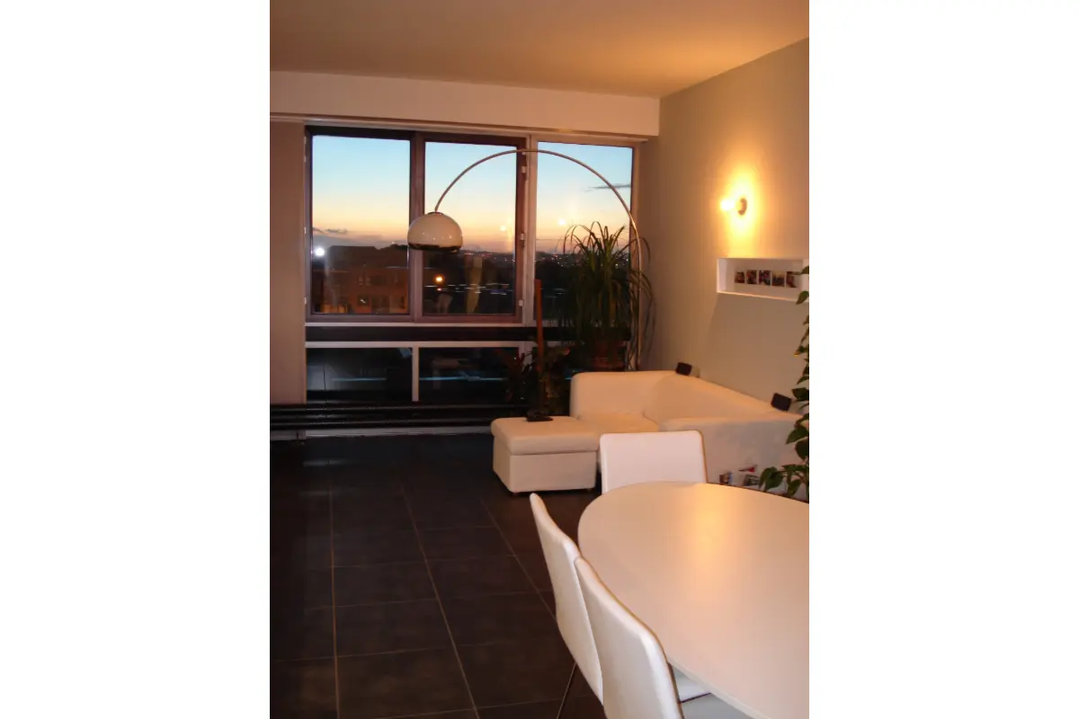 Appartement te  huur in Vorst 1190 1000.00€ 2 slaapkamers 82.00m² - Zoekertje 684342