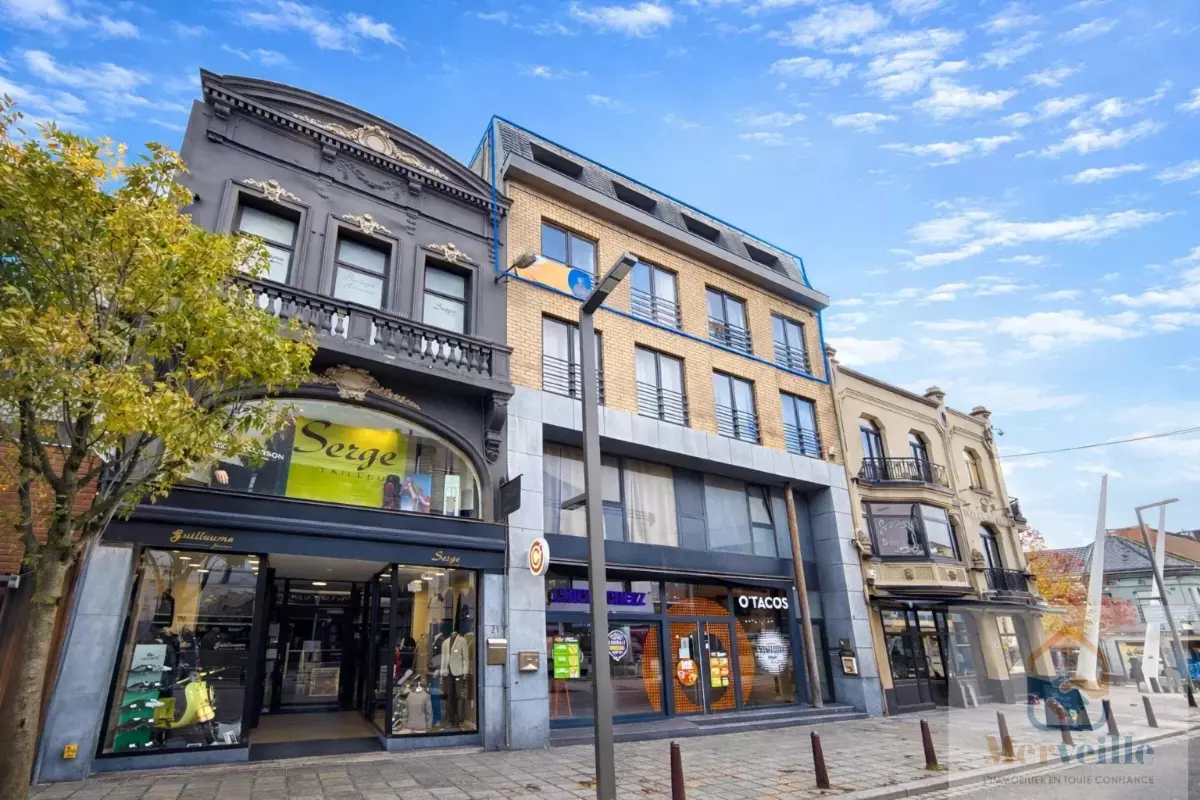 Appartement te  koop in La Louvière 7100 170000.00€ 2 slaapkamers 118.00m² - Zoekertje 683429