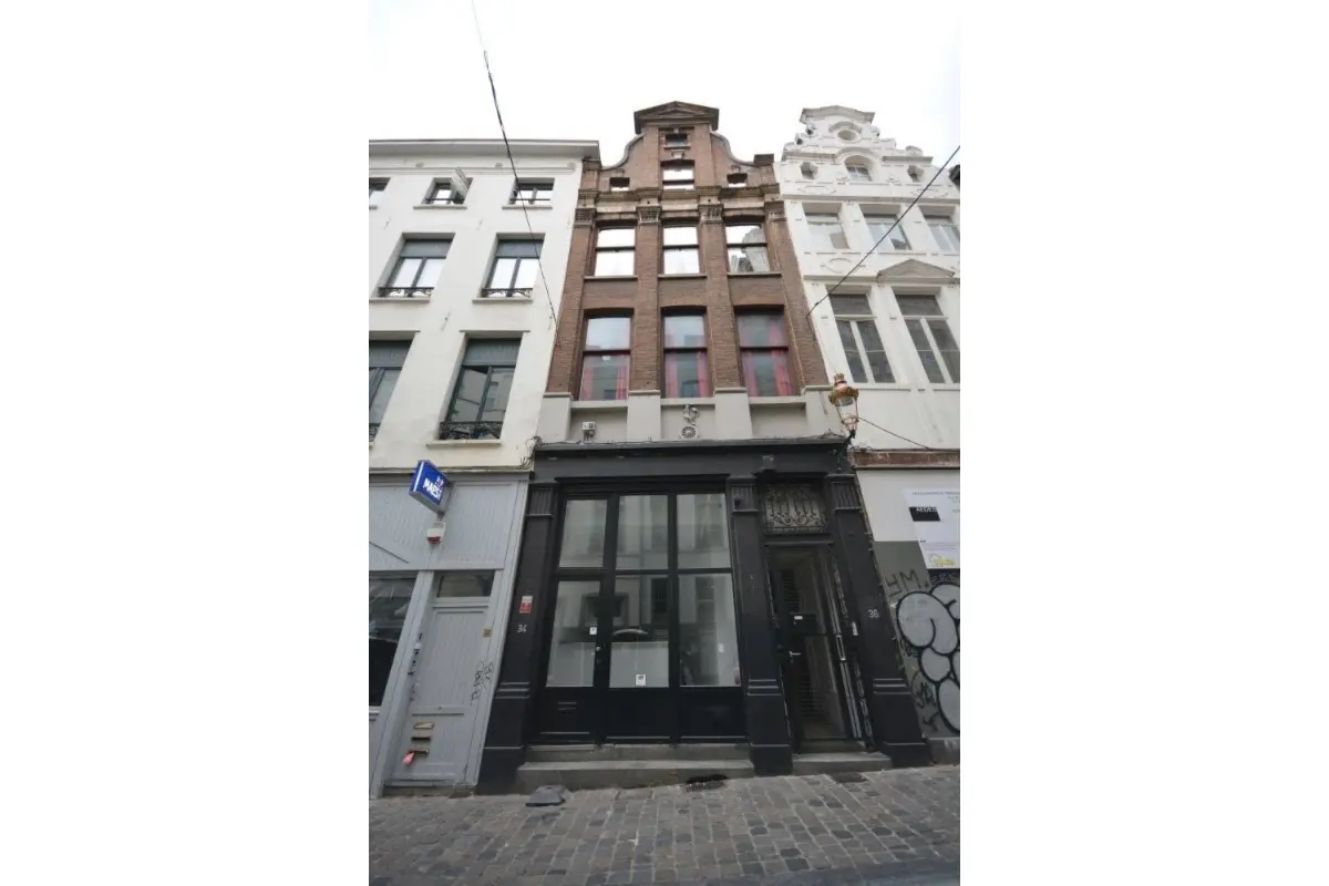 Handelszaak te  huur in Brussel 1000 2400.00€  slaapkamers 100.00m² - Zoekertje 684226