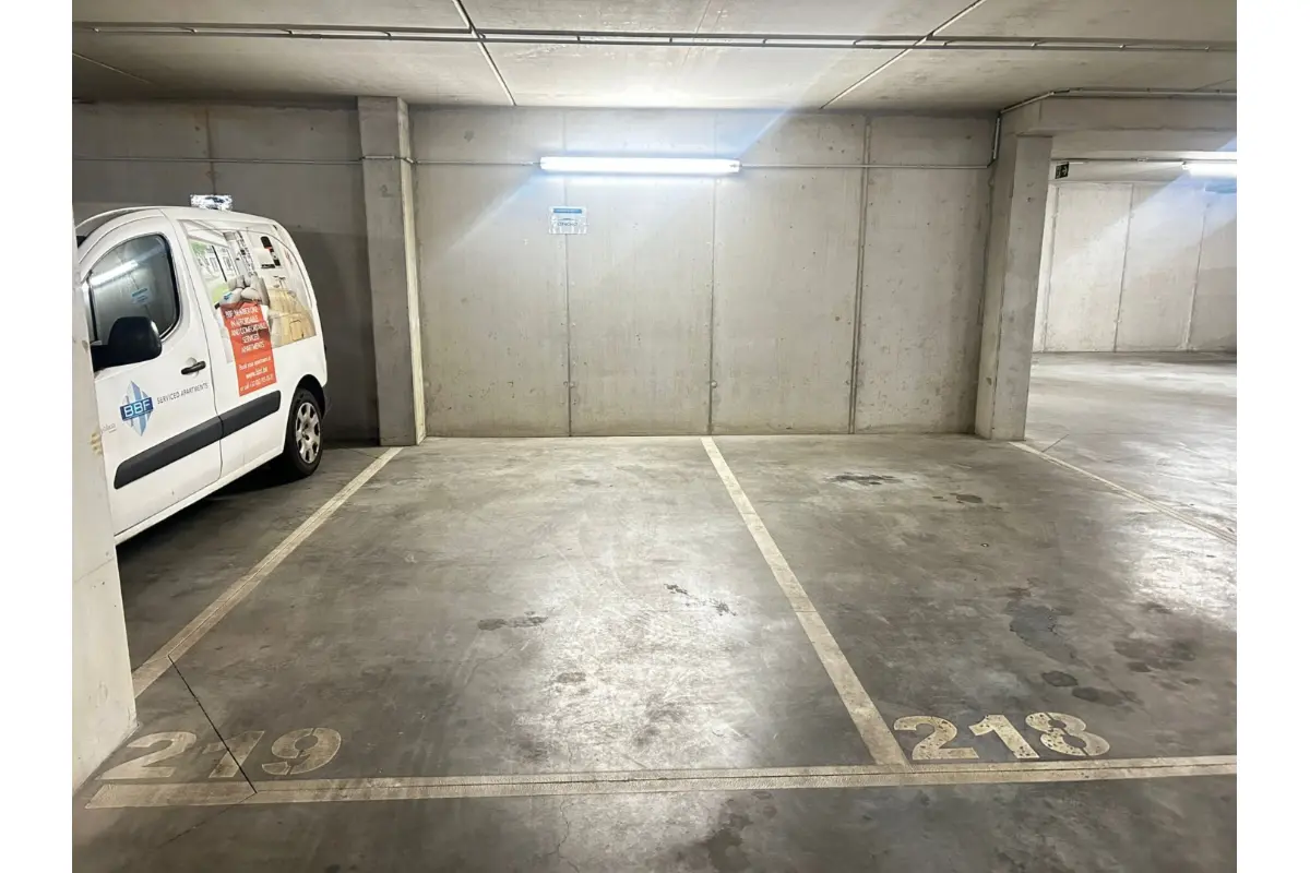 Parking / garage à vendre à Bruxelles 1000 28000.00€  chambres m² - annonce 683639