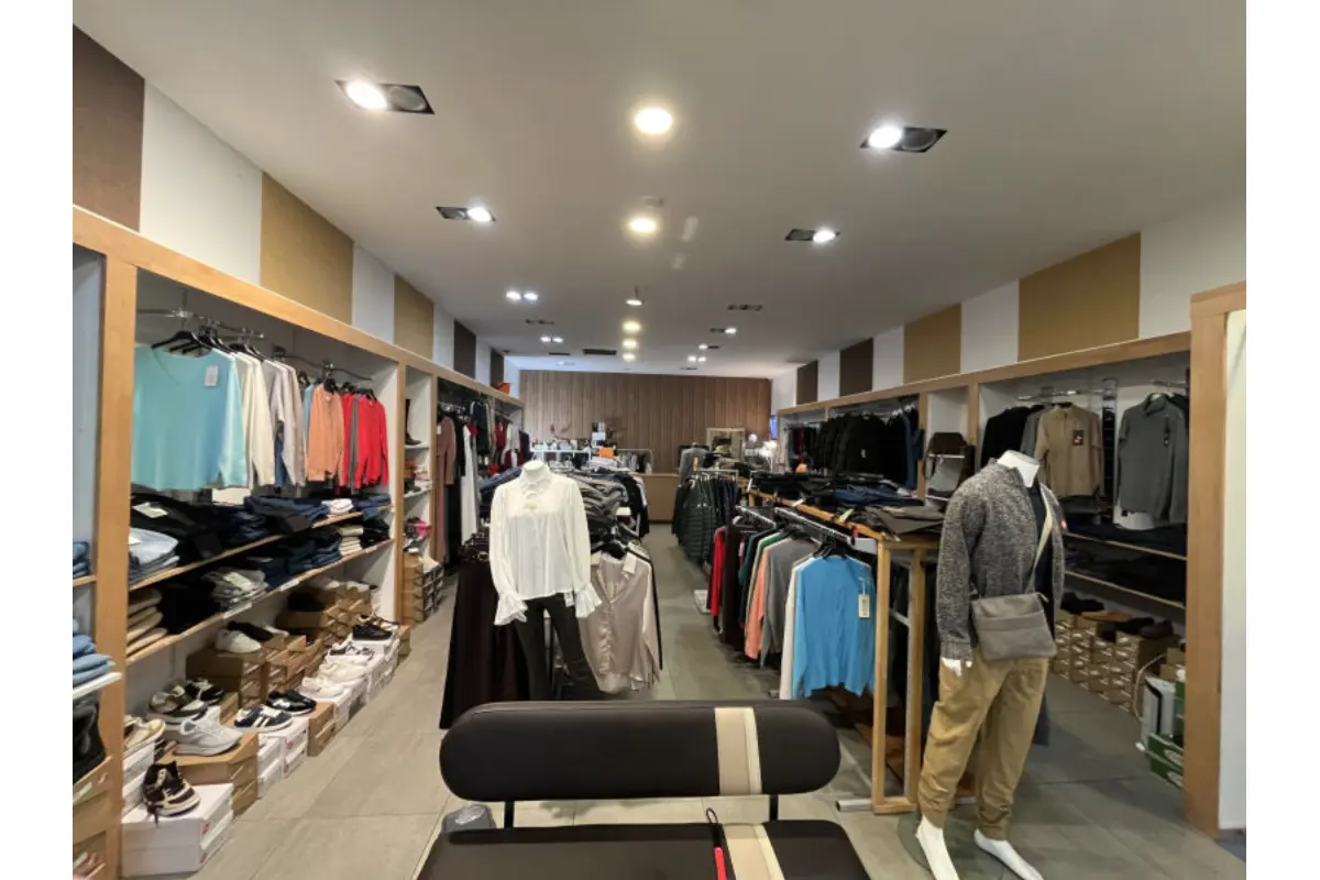 Huis te  koop in Ukkel 1180 400000.00€  slaapkamers 210.00m² - Zoekertje 684229