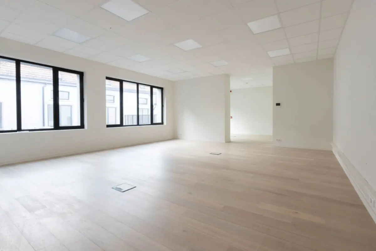 Handelszaak te  huur in Antwerpen 2000 900.00€  slaapkamers m² - Zoekertje 683373