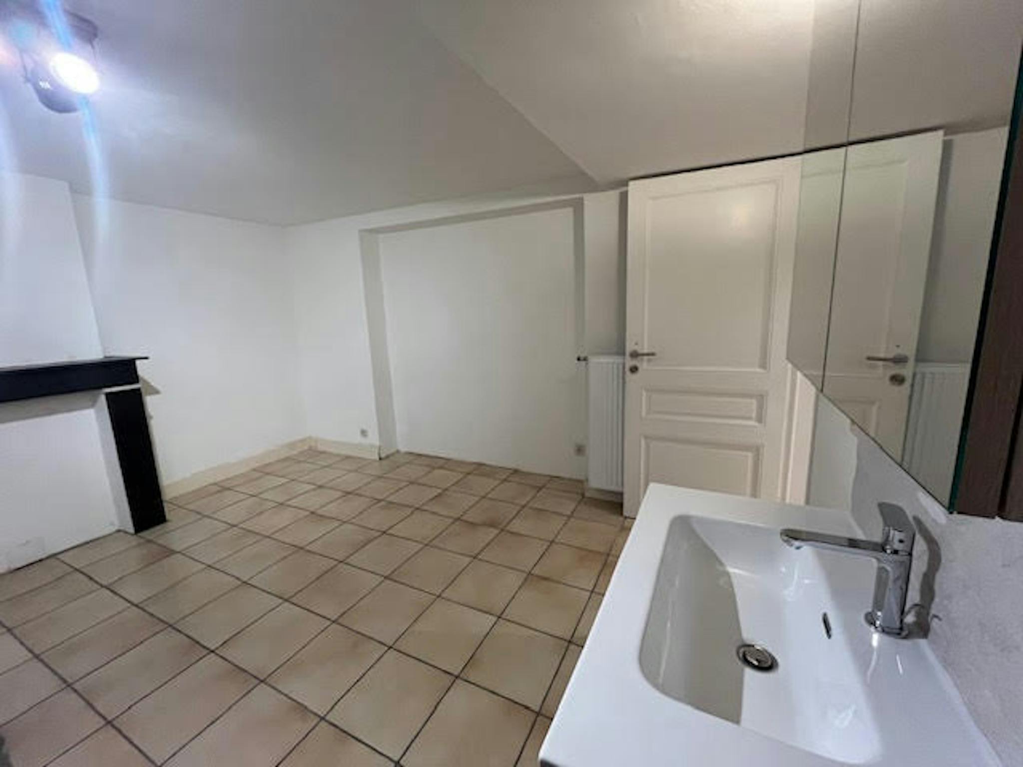 Appartement à louer à Bruxelles 1000 750.00€ 1 chambres 237.00m² - annonce 684425
