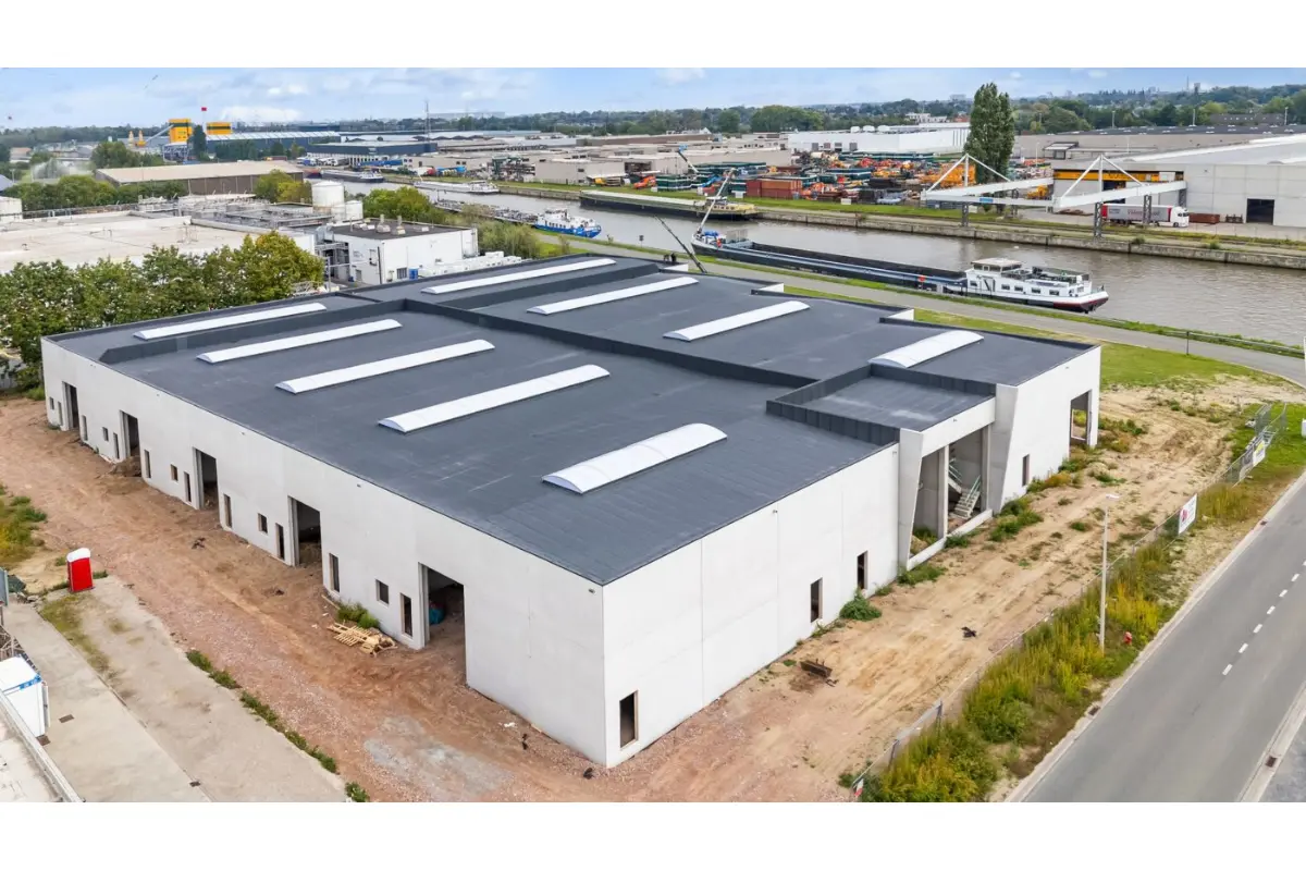 Handelszaak te  huur in Evergem 9940 2000.00€  slaapkamers 406.00m² - Zoekertje 683571