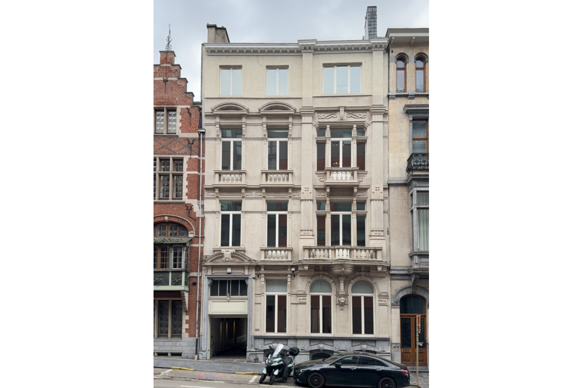Handelszaak te  huur in Etterbeek 1040 4500.00€  slaapkamers 288.00m² - Zoekertje 683793