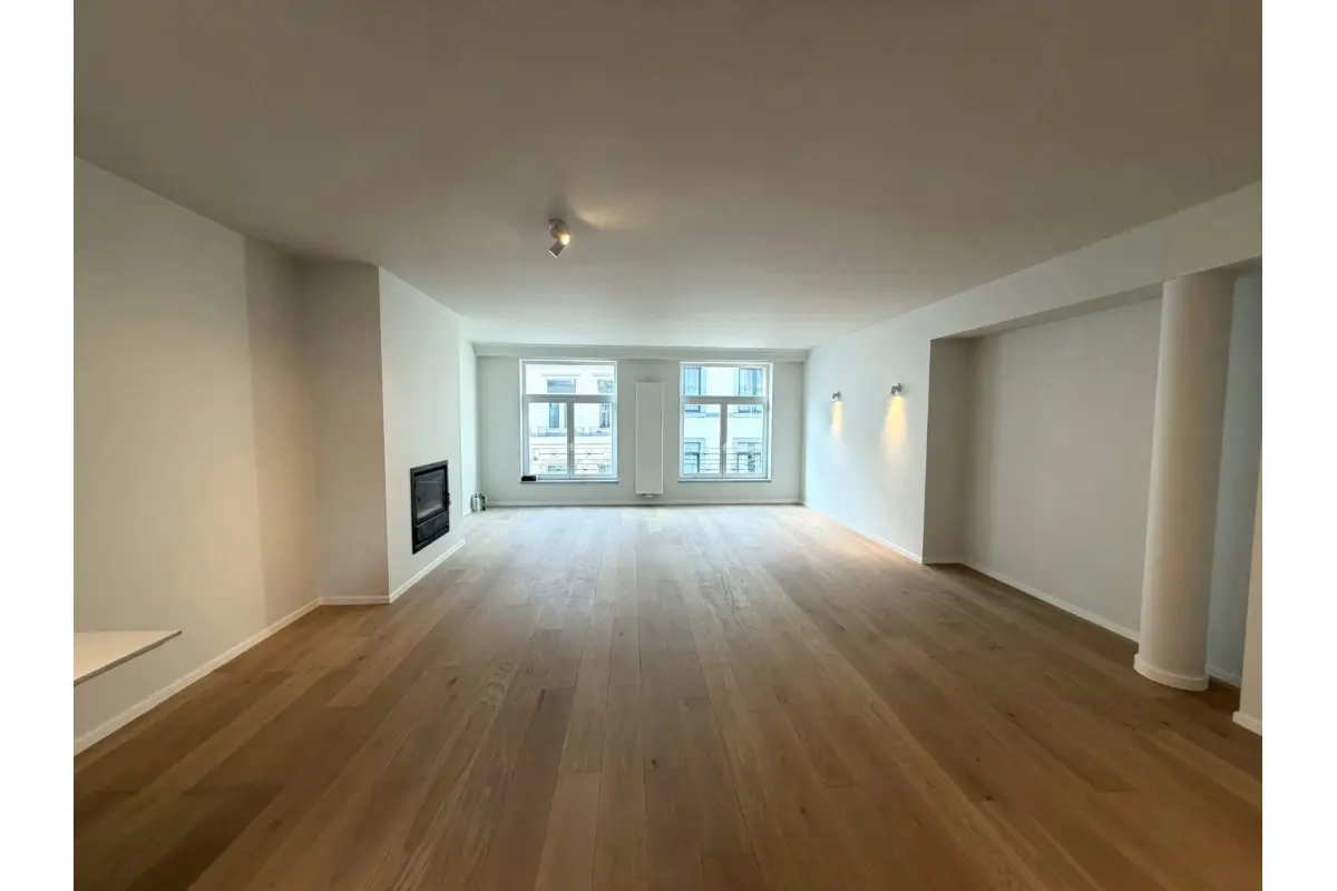 Appartement te  huur in Sint-Gillis 1060 2600.00€ 3 slaapkamers 140.00m² - Zoekertje 684204