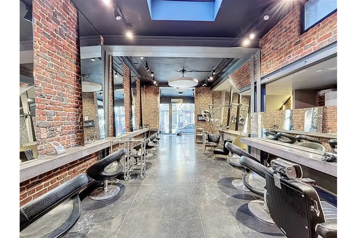 Handelszaak te  huur in Etterbeek 1040 2500.00€  slaapkamers m² - Zoekertje 683655