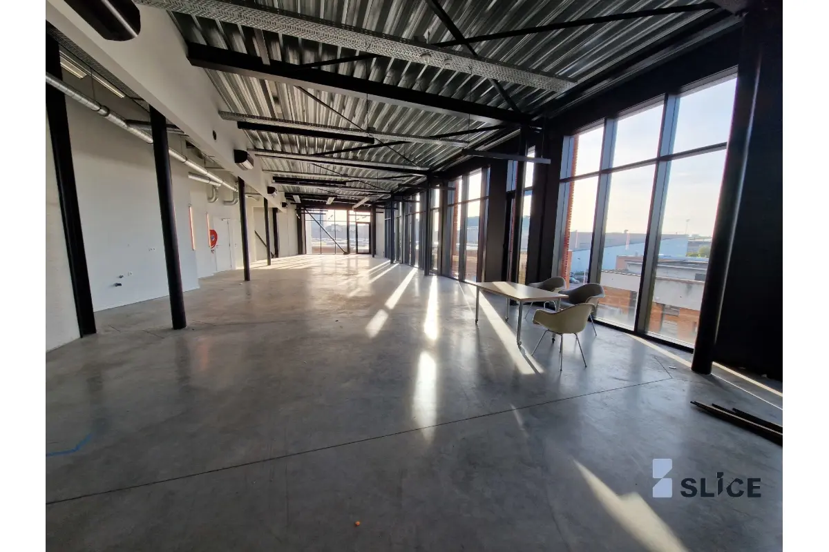 Handelszaak te  huur in Vorst 1190 4800.00€  slaapkamers 300.00m² - Zoekertje 685030