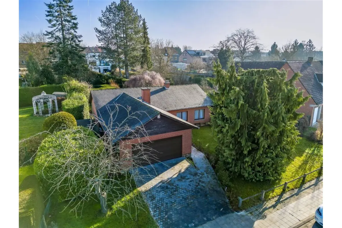 Villa te  in Waterloo 1410 575000.00€ 3 slaapkamers 150.00m² - Zoekertje 685117